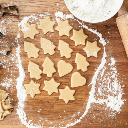 decorating christmas cookies